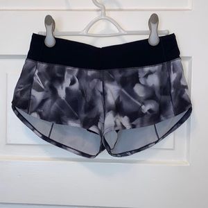 Lululemon speed up low rise lined short